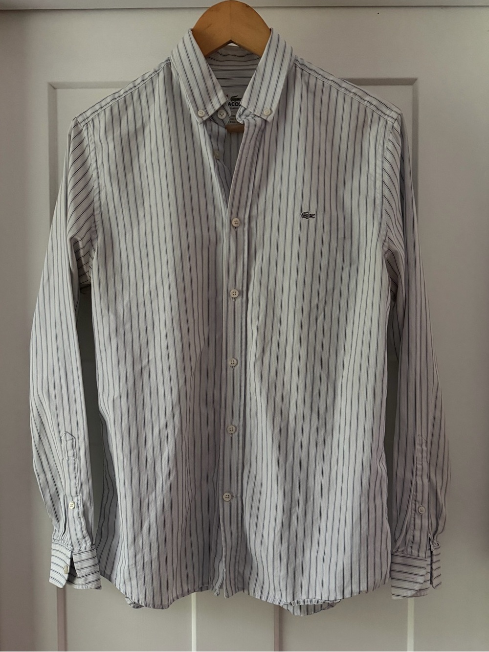 Lacoste Classic Fit White Navy Striped Button Down Dress Shirt Size 38 US Small